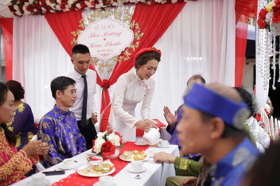 Mời nước trong lễ ăn hỏi