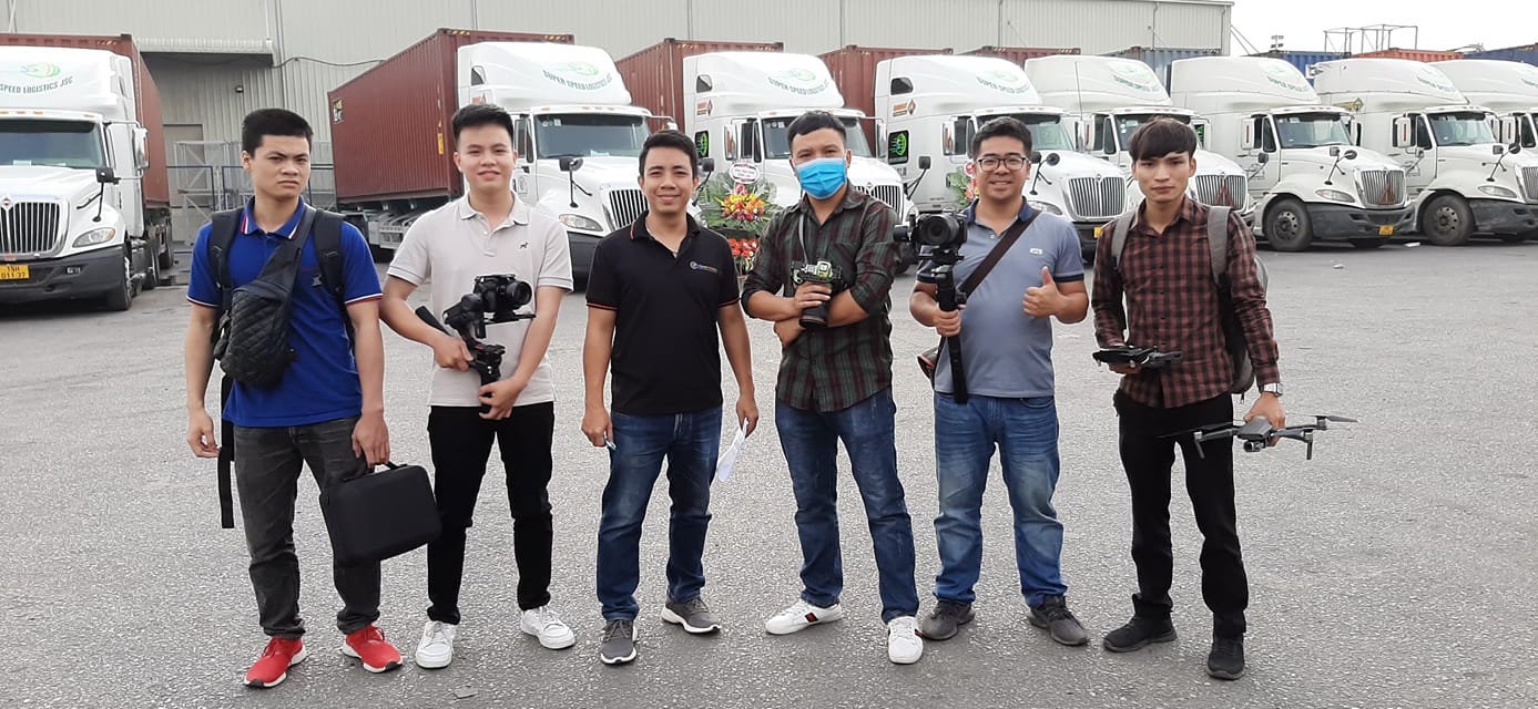 đội ngũ kỹ thuật viên nhật thực media